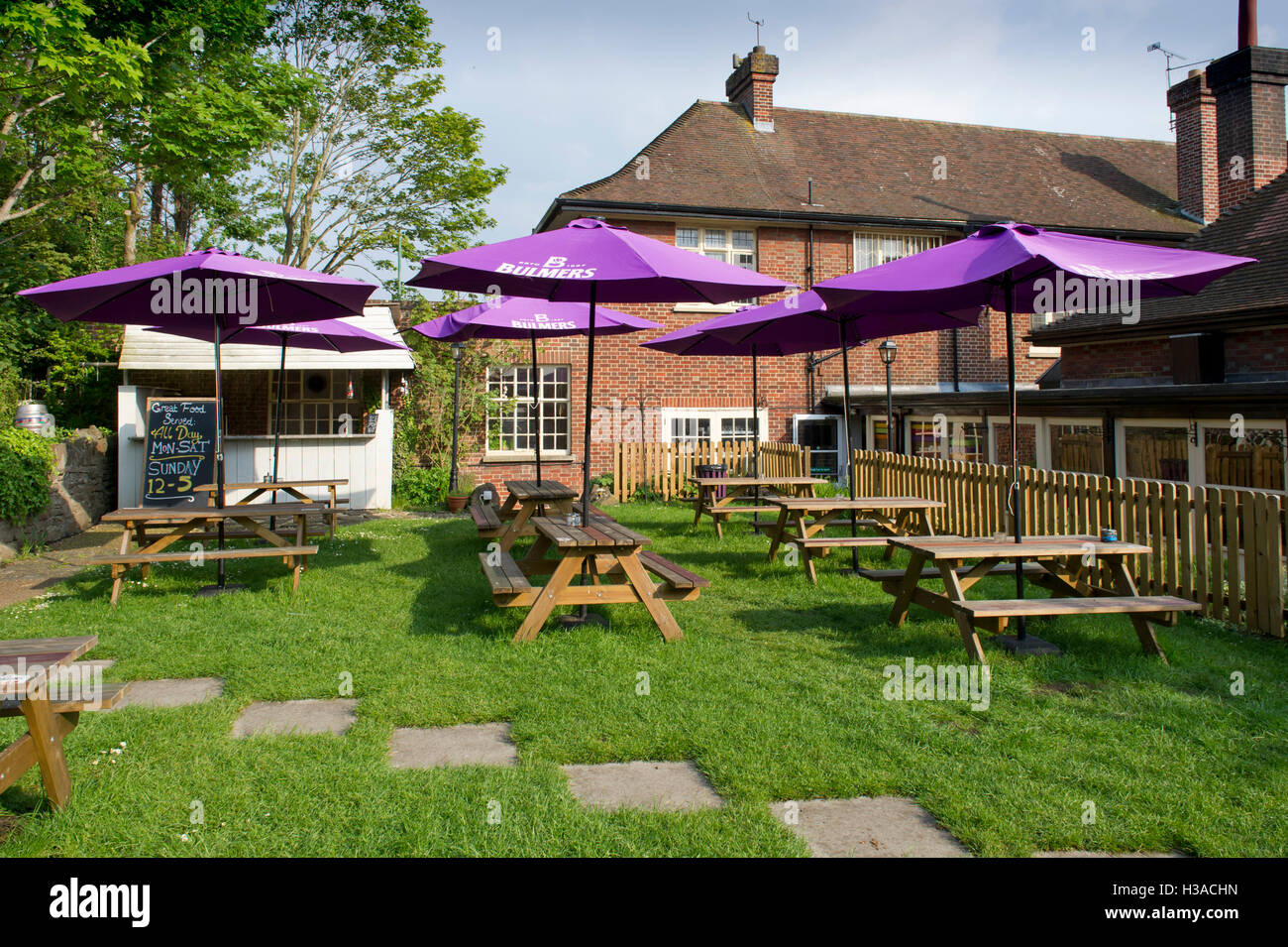 The Beehive, a public house in Henleaze, Bristol, UK. Stock Photo