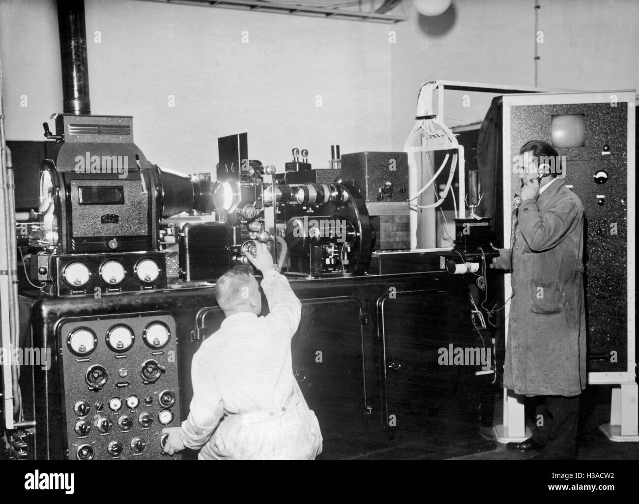 Transmitting room of Fernseh-Kino-Senders von Berlin-Witzleben, 1935 Stock Photo