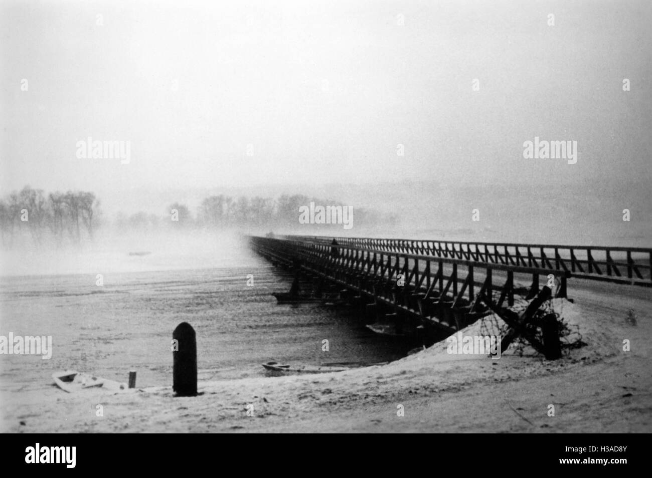 German temporary bridge across the Dnieper River, 1941 Stock Photo