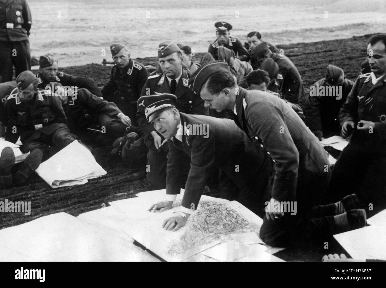 Briefing of a unit of the Luftwaffe on the Eastern Front, 1941 Stock Photo