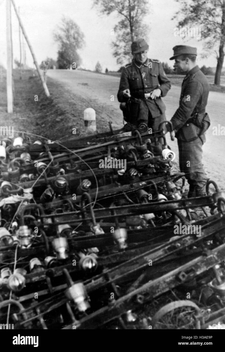 Removal of Russian equipment on the Eastern Front, 1943 Stock Photo