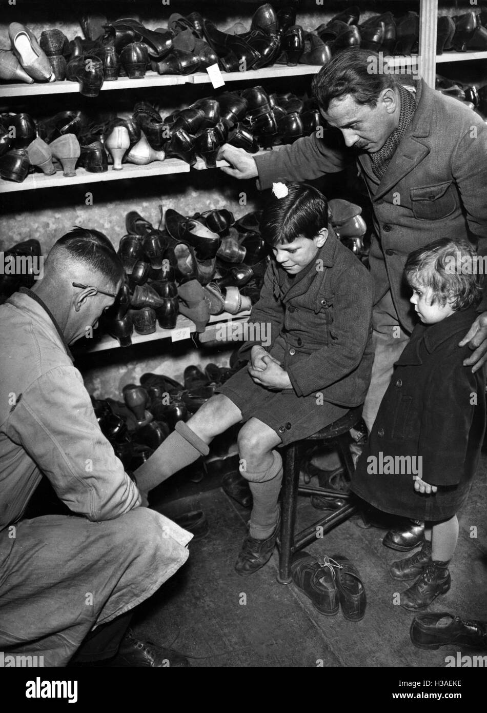 Shoe store of the Winter Relief, 1934 Stock Photo Alamy