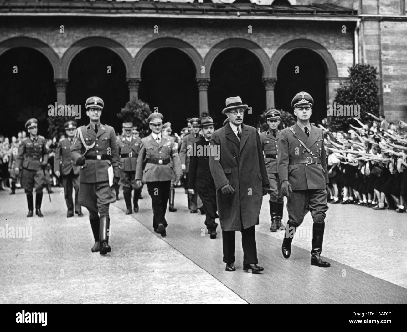 István Csaky, Pal Teleki and Joachim von Ribbentrop in Munich, 1940 Stock Photo