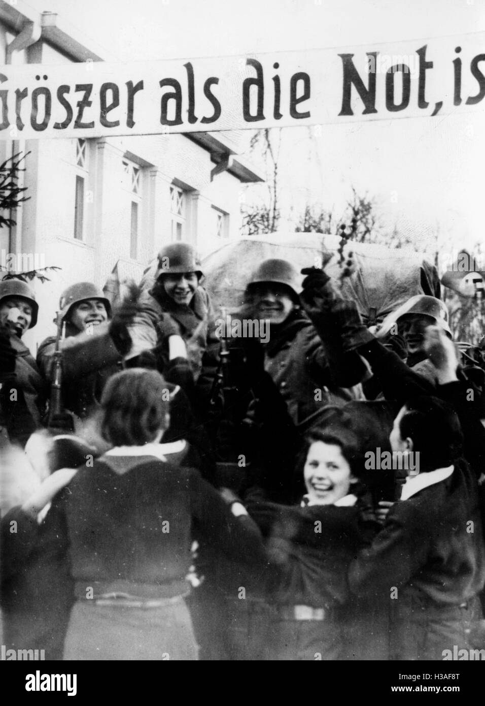 Welcoming the German troops who march into the Klaipeda region, 1939 Stock Photo