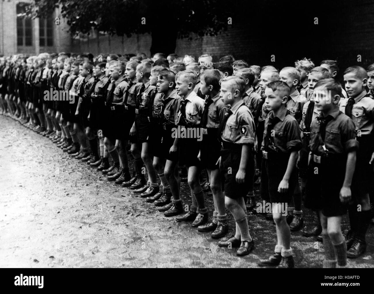 Members of the Deutsches Jungvolk in Berlin-Pankow, 1937 Stock Photo
