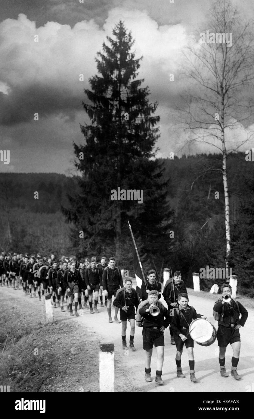 Members of the Deutsches Jungvolk on the march, 1934 Stock Photo