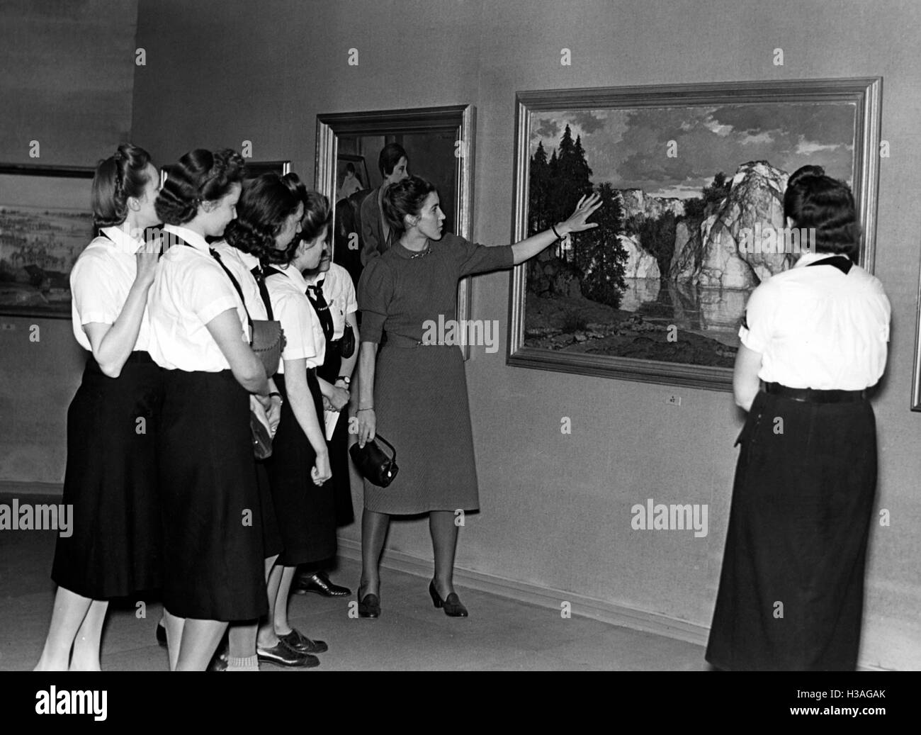 Members of the BDM-Werk Glaube und Schoenheit (BDM-Work, Faith and Beauty Society) visiting an art exhibition,1941 Stock Photo
