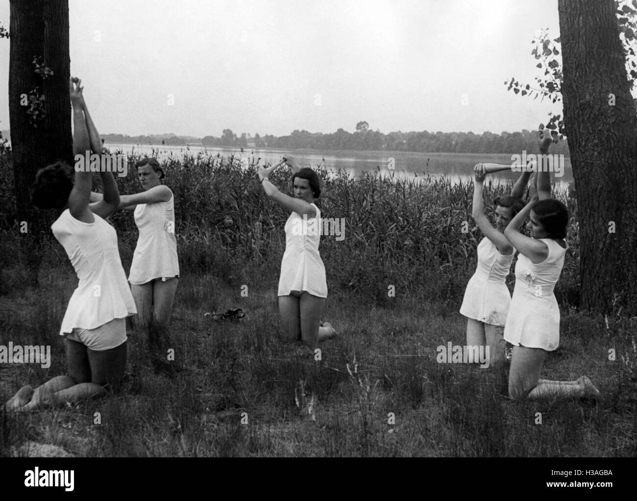 Summer camp of the BDM-Werk Glaube und Schoenheit (BDM-Work, Faith and Beauty Society) in Neuruppin, 1939 Stock Photo
