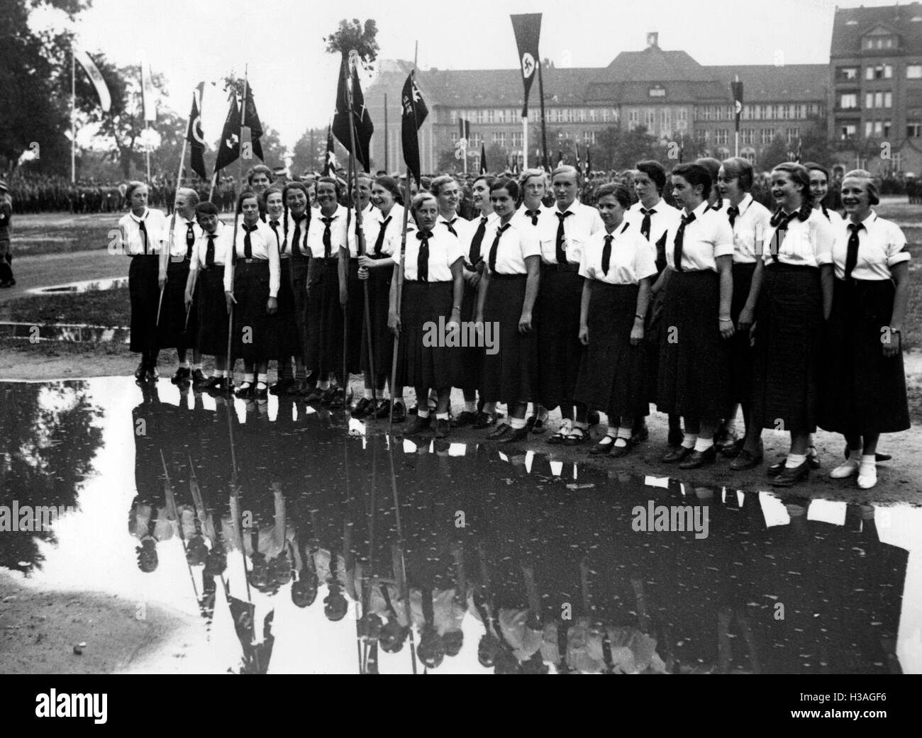 Parade Of The BDM In Berlin 1934 Stock Photo Alamy parade-of-the-bdm-in-berlin-1934-stock-photo-alamy