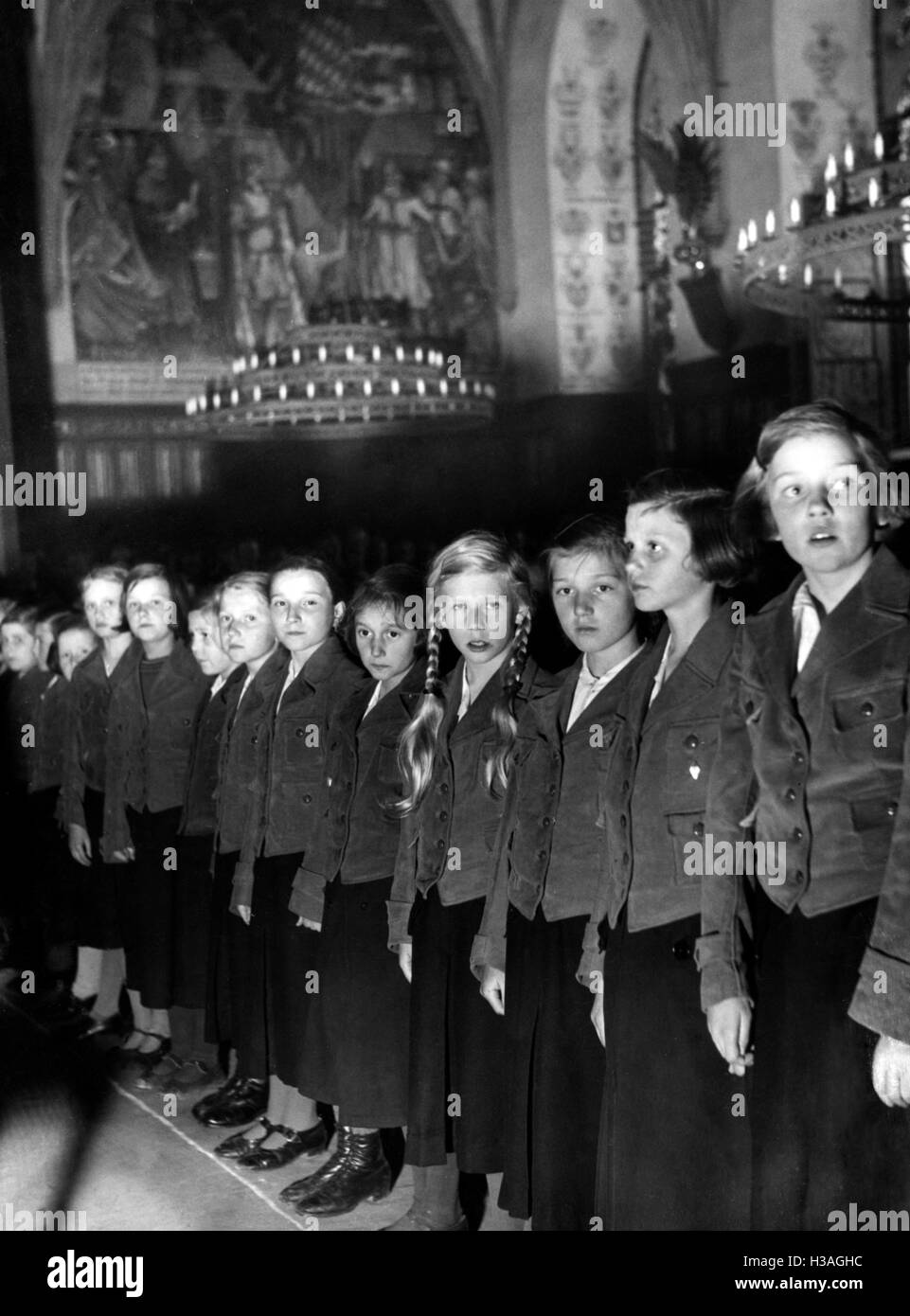 Induction ceremony in the BdM in Marienburg, 1937 Stock Photo Alamy
