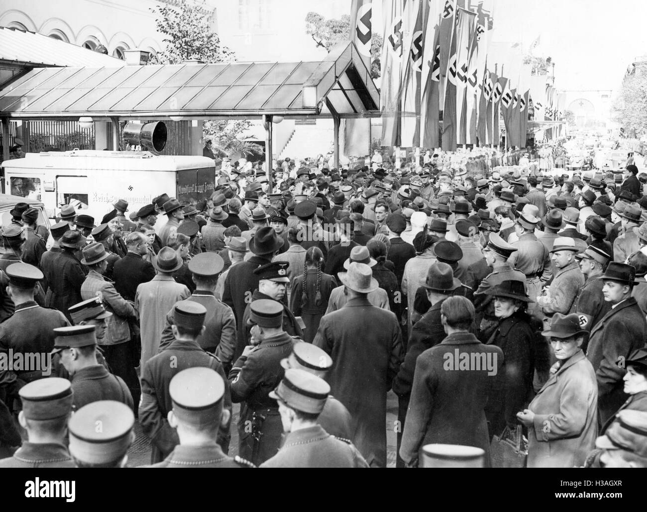 Guards and onlookers in front of the Kroll Opera House in Berlin, 1939 Stock Photo