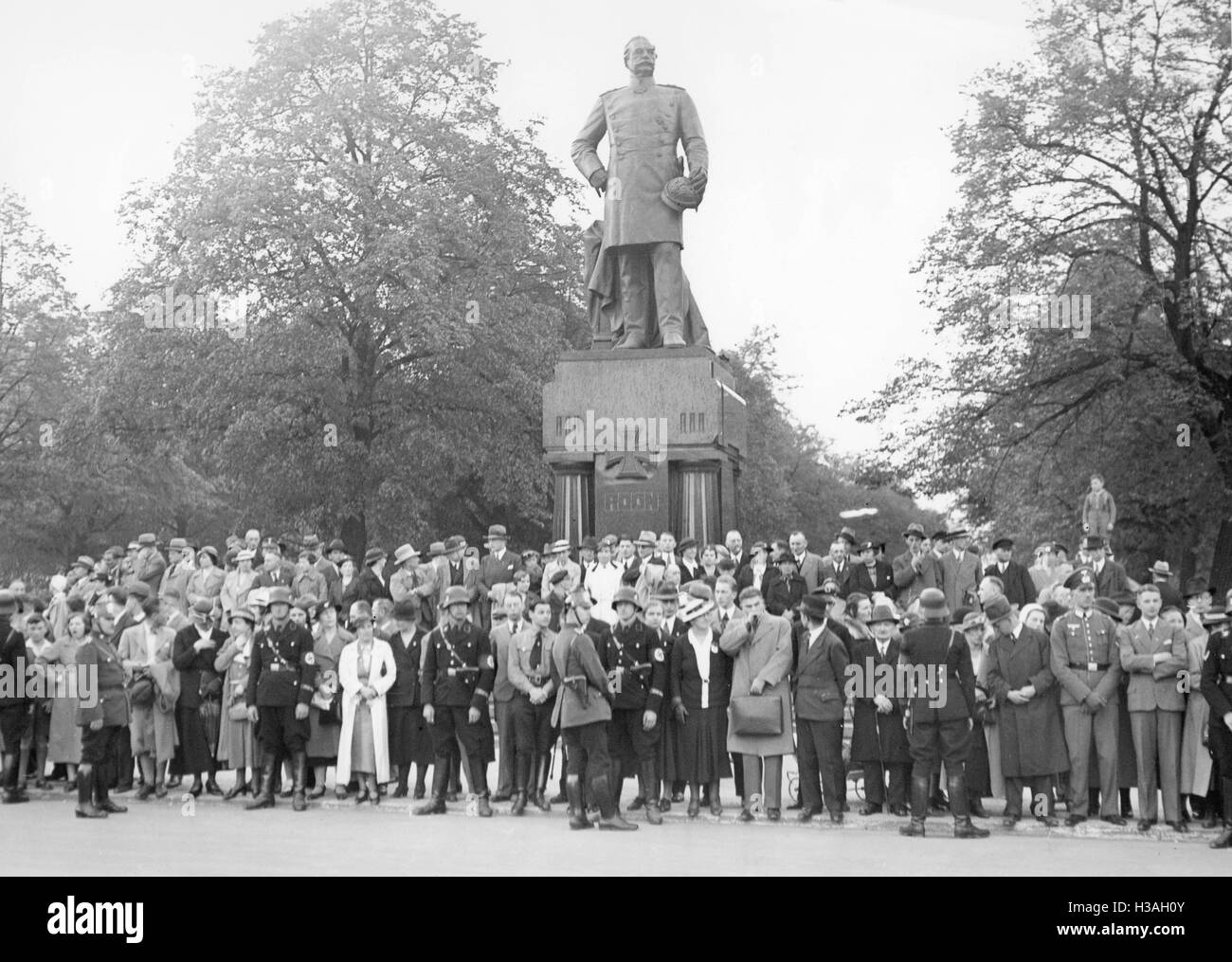 Crowd in front of the Berlin Kroll Opera House, 1935 Stock Photo