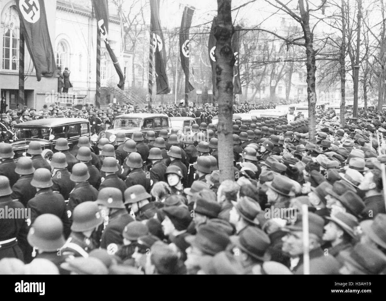 Crowd in front of the Kroll Opera House in Berlin, 1937 Stock Photo