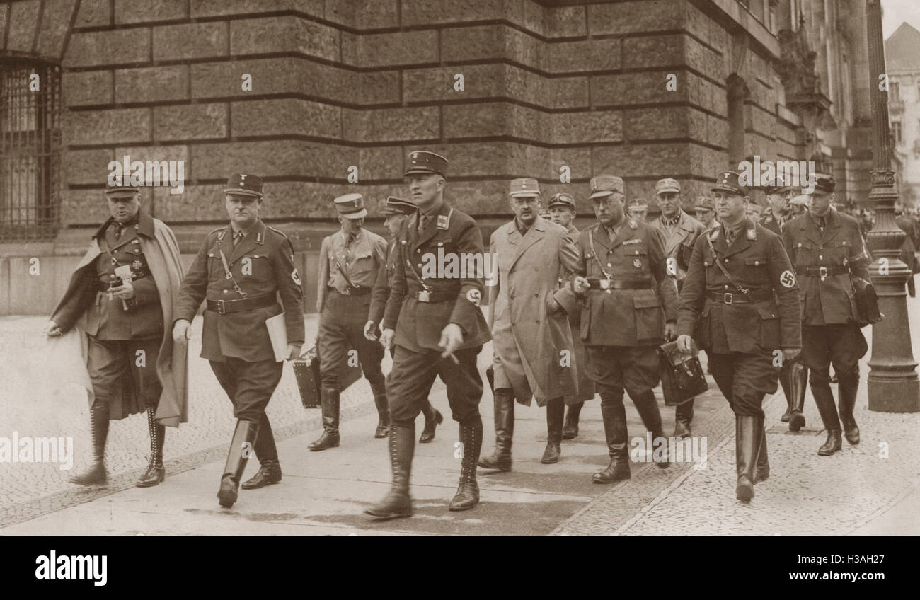 Representatives of the NSDAP on their way to a Reichstag session in Berlin, 1933 Stock Photo