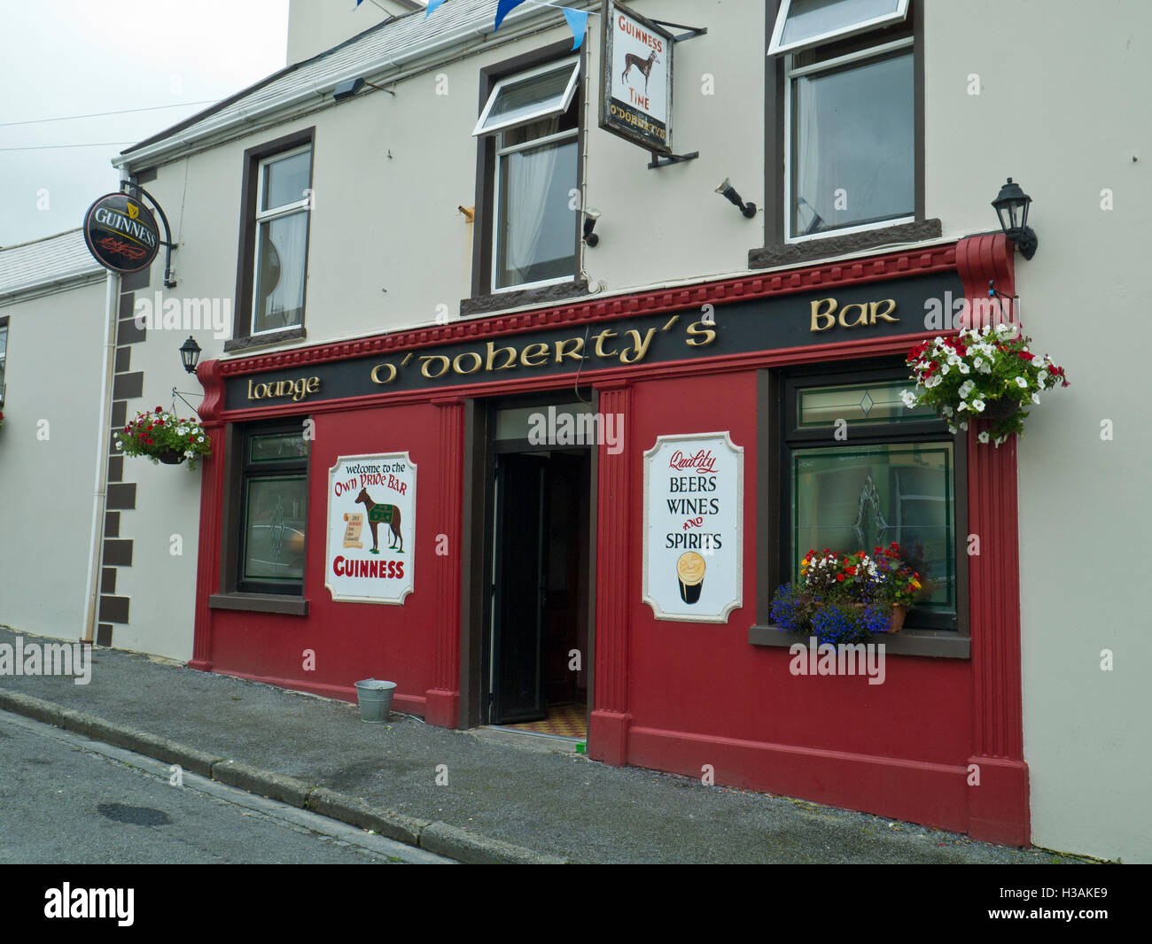 Irish bar Stock Photo Alamy