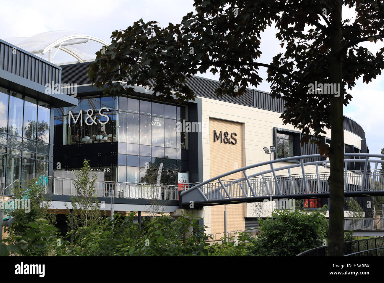 Riverside shopping centre hires stock photography and images Alamy