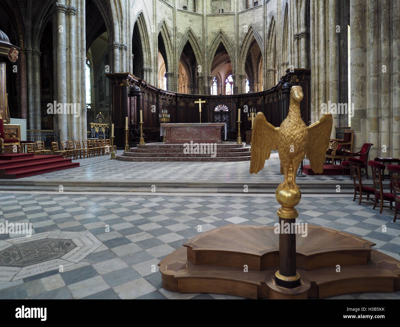 Interior View of the Altar and Lecturn in the Cathedral of St Andrew in Bordeaux Stock Photo
