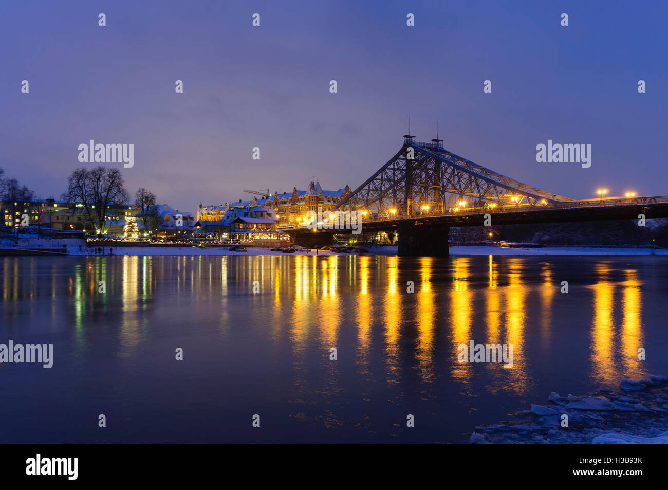 Dresden: Bridge ' Blue Wonder ' over river Elbe overlooking the Schillerplat in snow, , Sachsen, Saxony, Germany Stock Photo