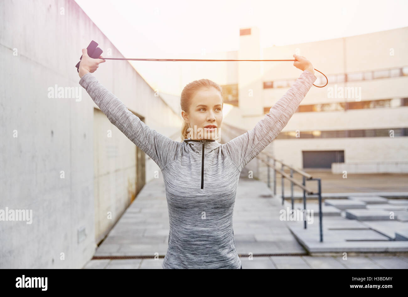 Woman holding jumping rope hi-res stock photography and images - Page 3 -  Alamy