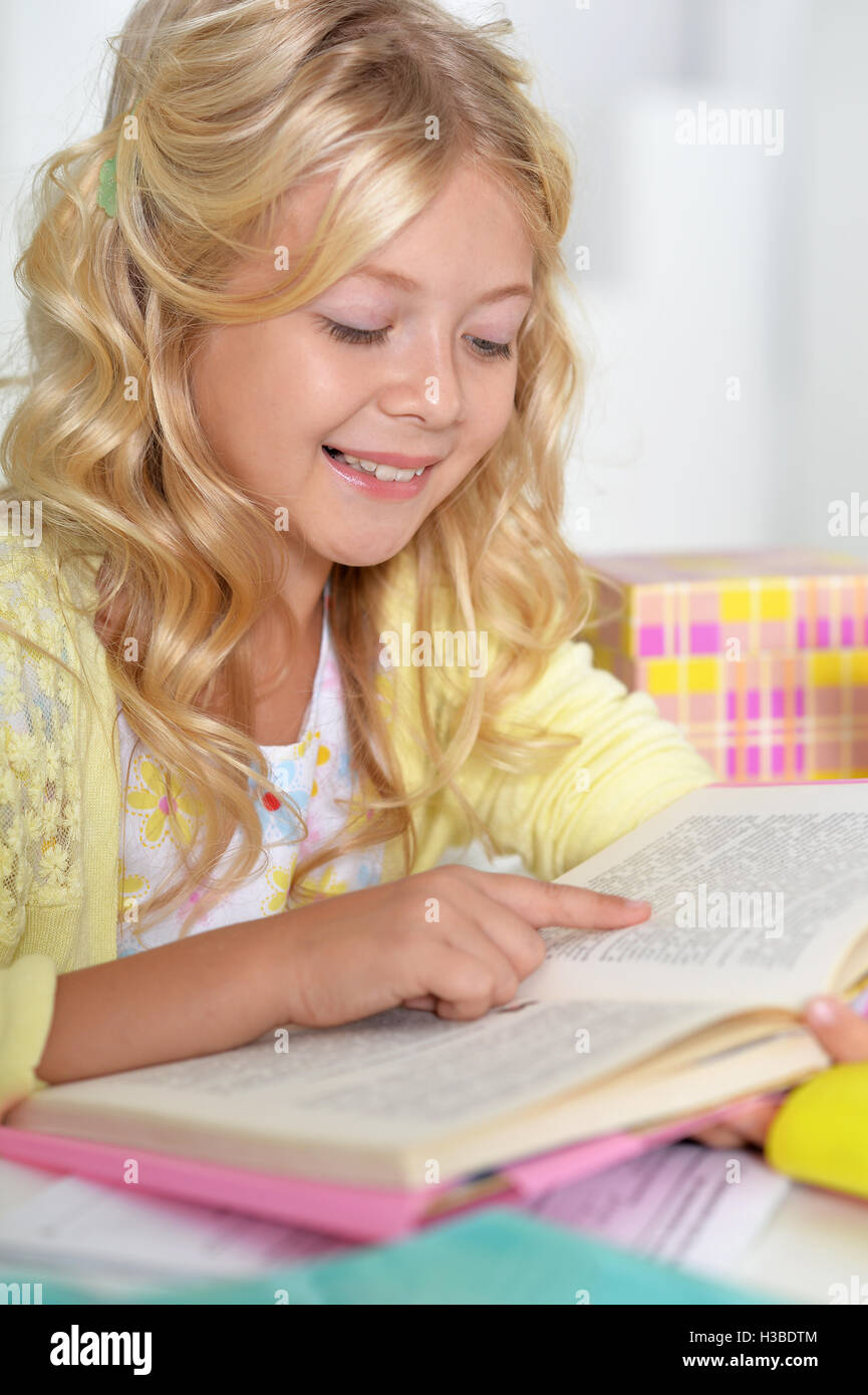student girl with books Stock Photo - Alamy