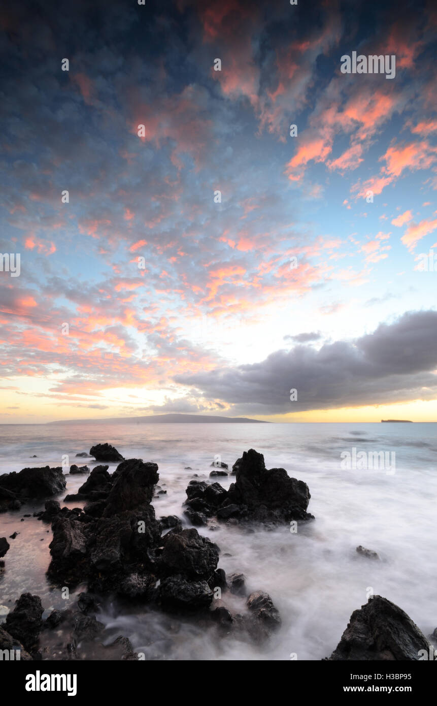Hawaii maui sunset hi-res stock photography and images - Alamy