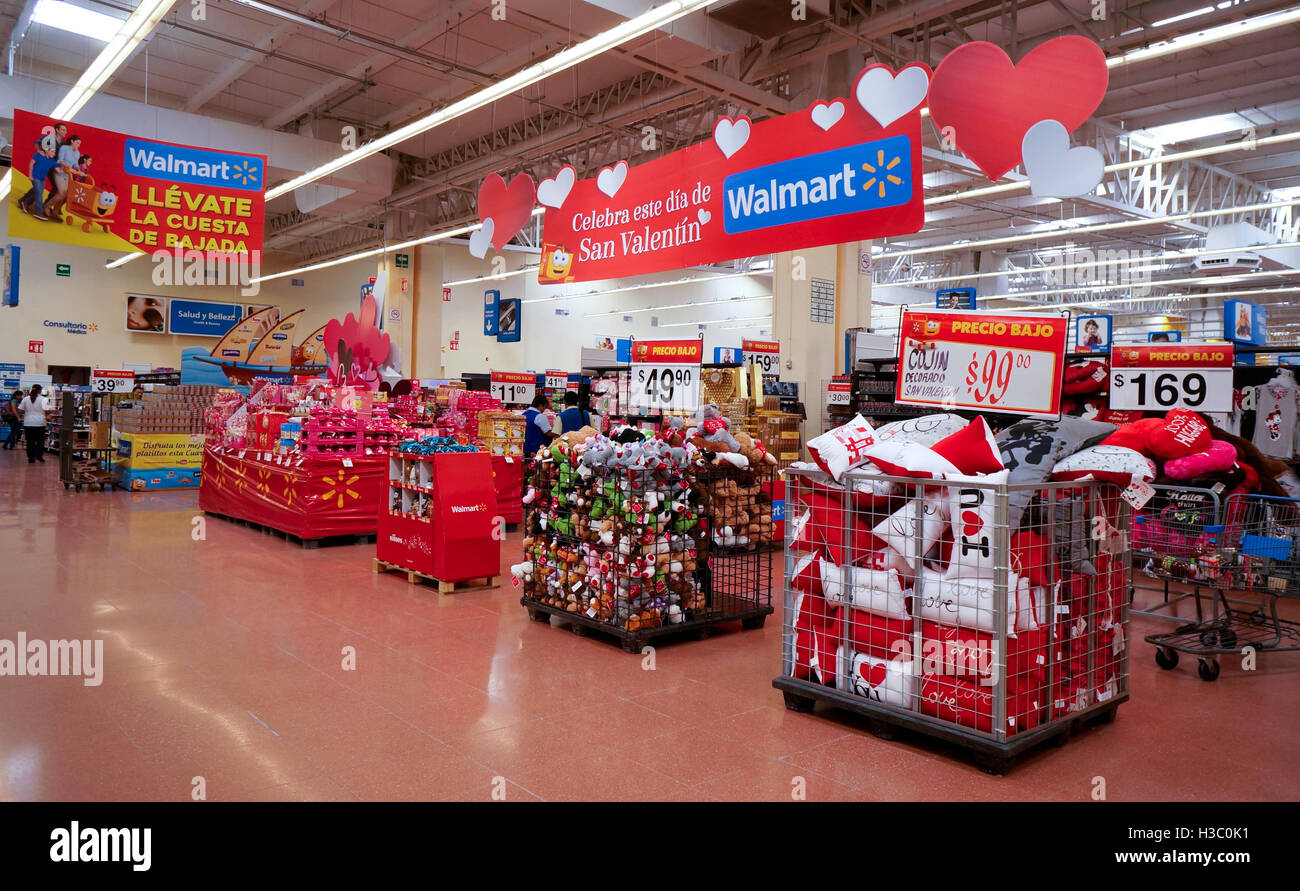 Walmart store in Acapulco, Mexico Stock Photo Alamy