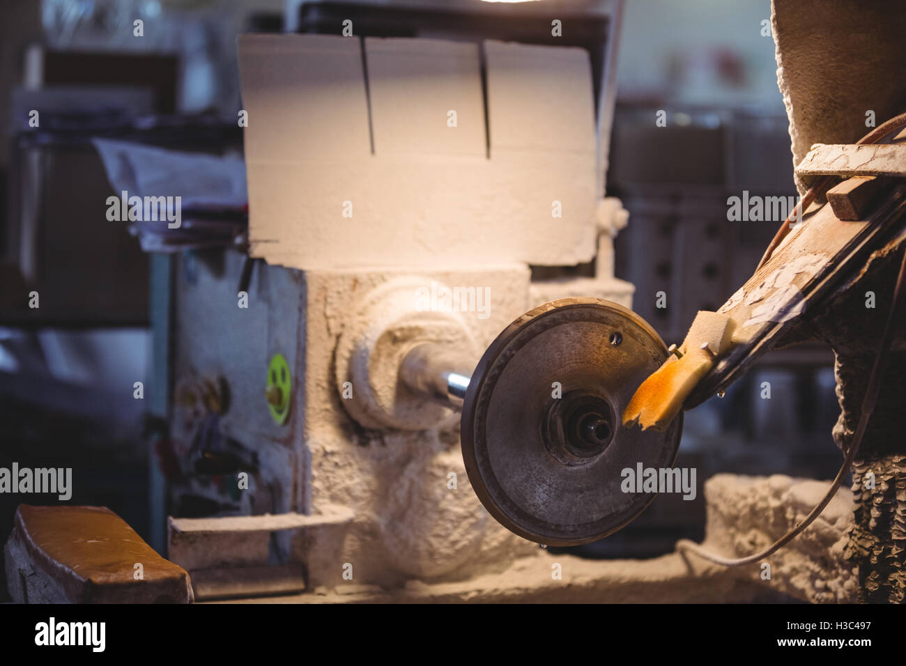 Glass blowing machine hires stock photography and images Alamy