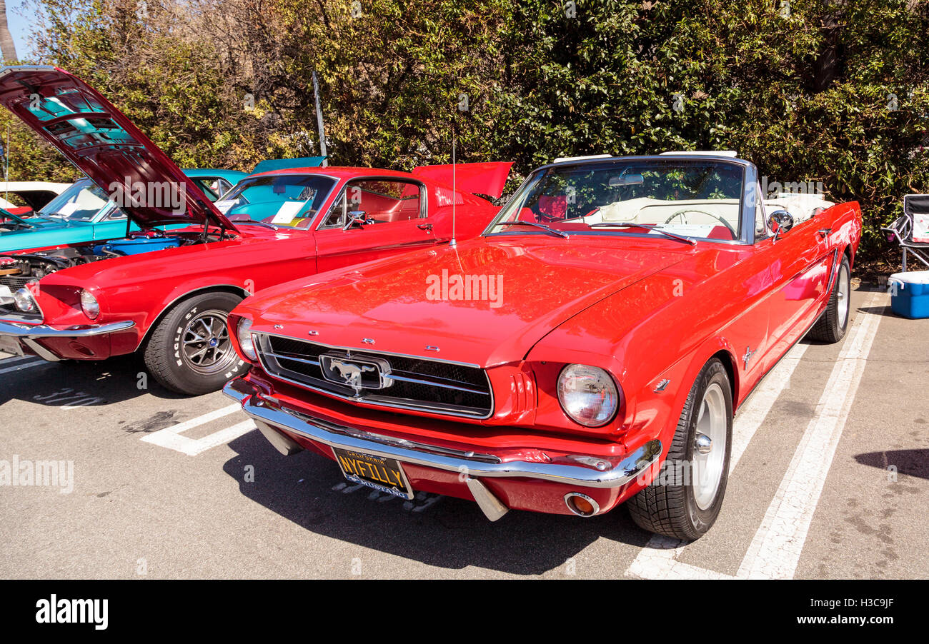 1965 ford mustang hi-res stock photography and images - Alamy