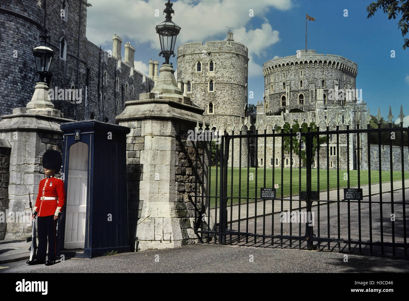 Royal Guard on sentry duty at the advanced gate. Windsor Castle. Berkshire. England, UK,  Circa 1980's Stock Photo