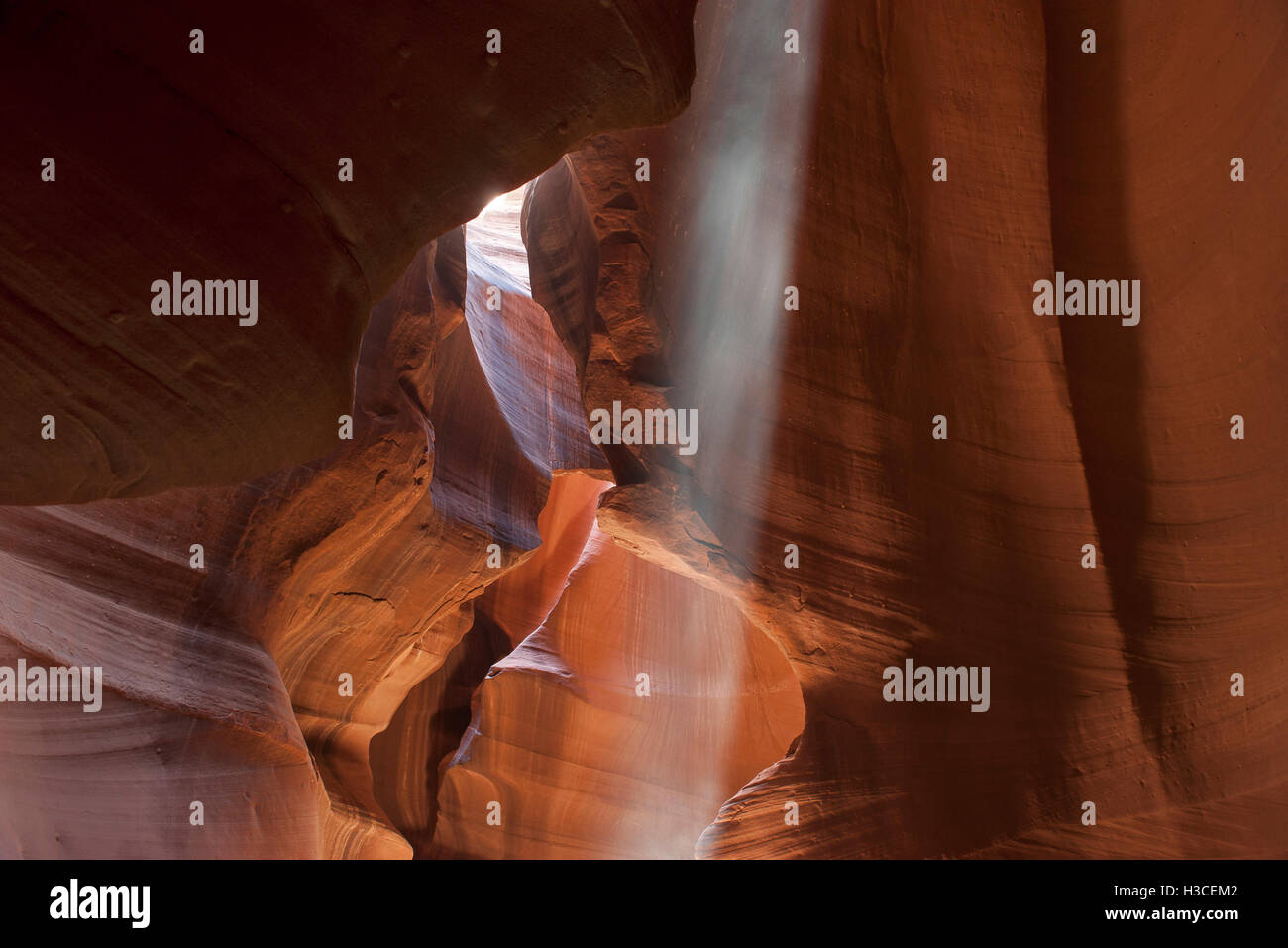 Beam of sunlight shining into Antelope Canyon, Arizona, USA Stock Photo