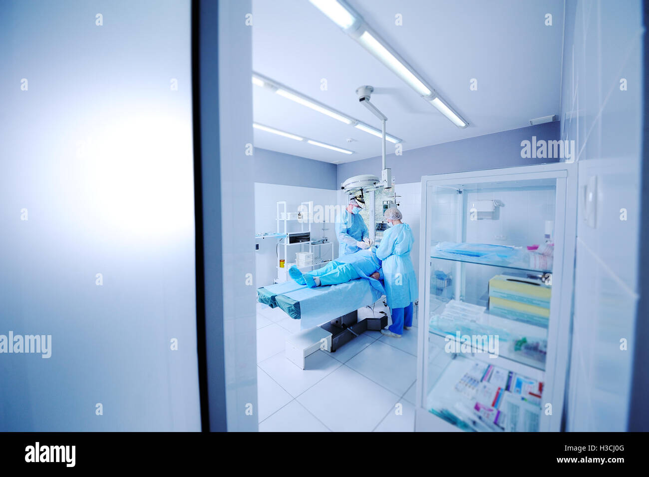 surgeons do surgery patient Stock Photo Alamy