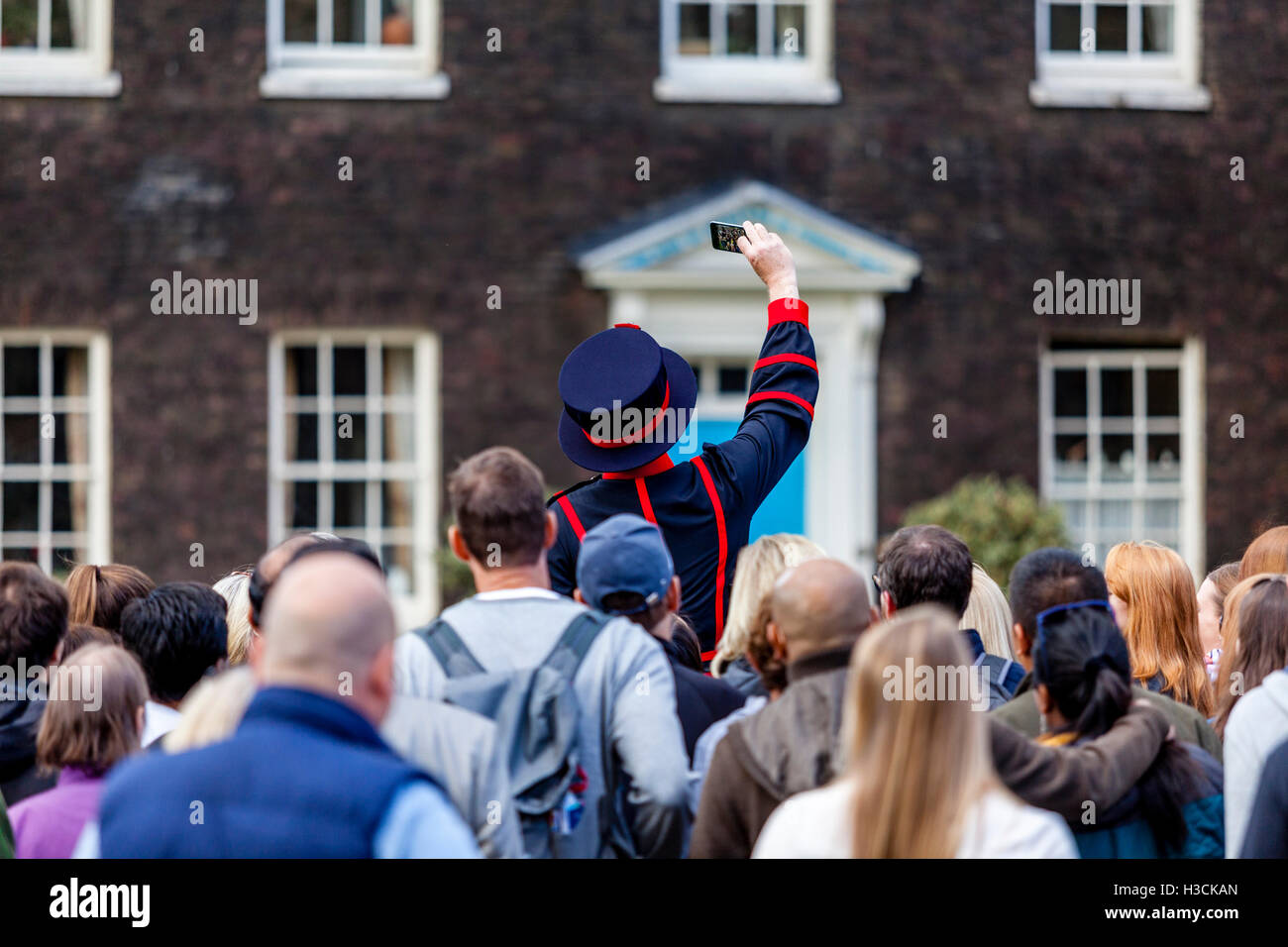 London beefeater costume royal guard hires stock photography and