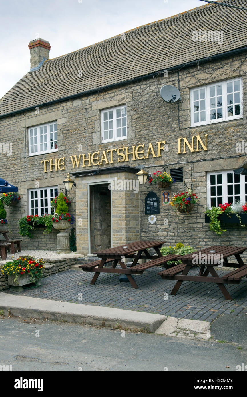 The Wheatsheaf Arms a public house in Malmesbury, Wiltshire, UK Stock Photo