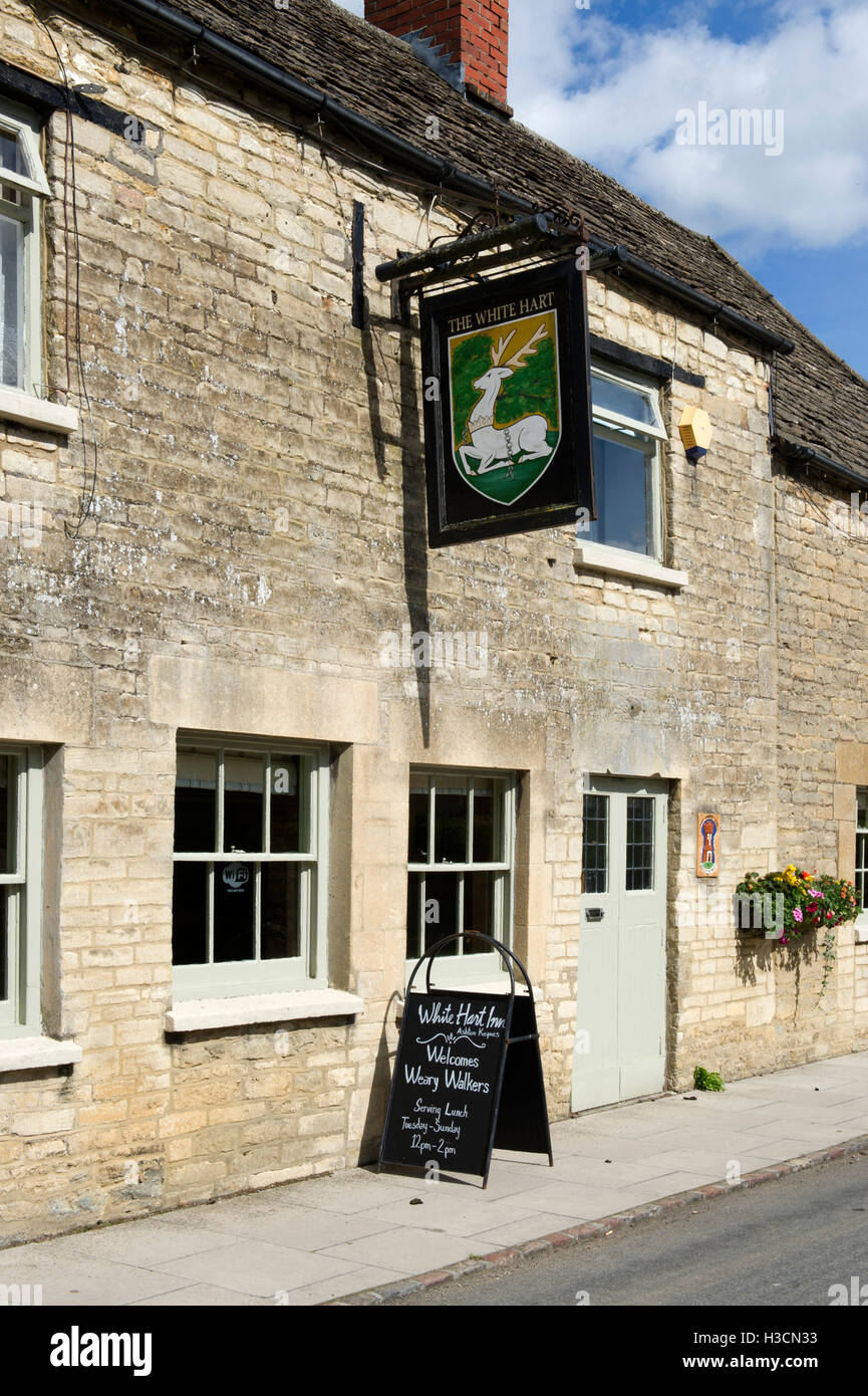 White Hart Ashton Keynes, Wiltshire, UK Stock Photo Alamy