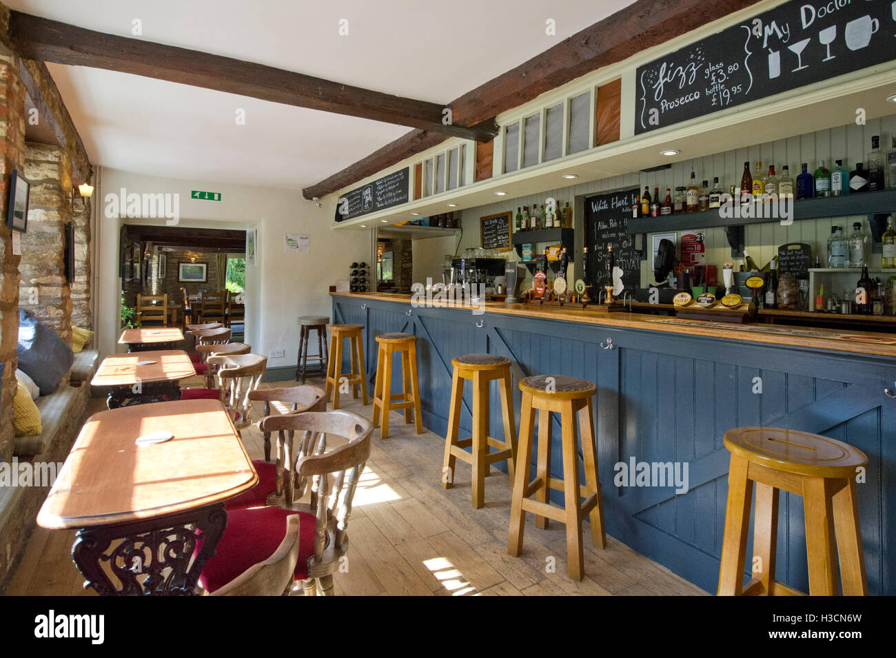 White Hart Ashton Keynes Wiltshire UK Stock Photo Alamy