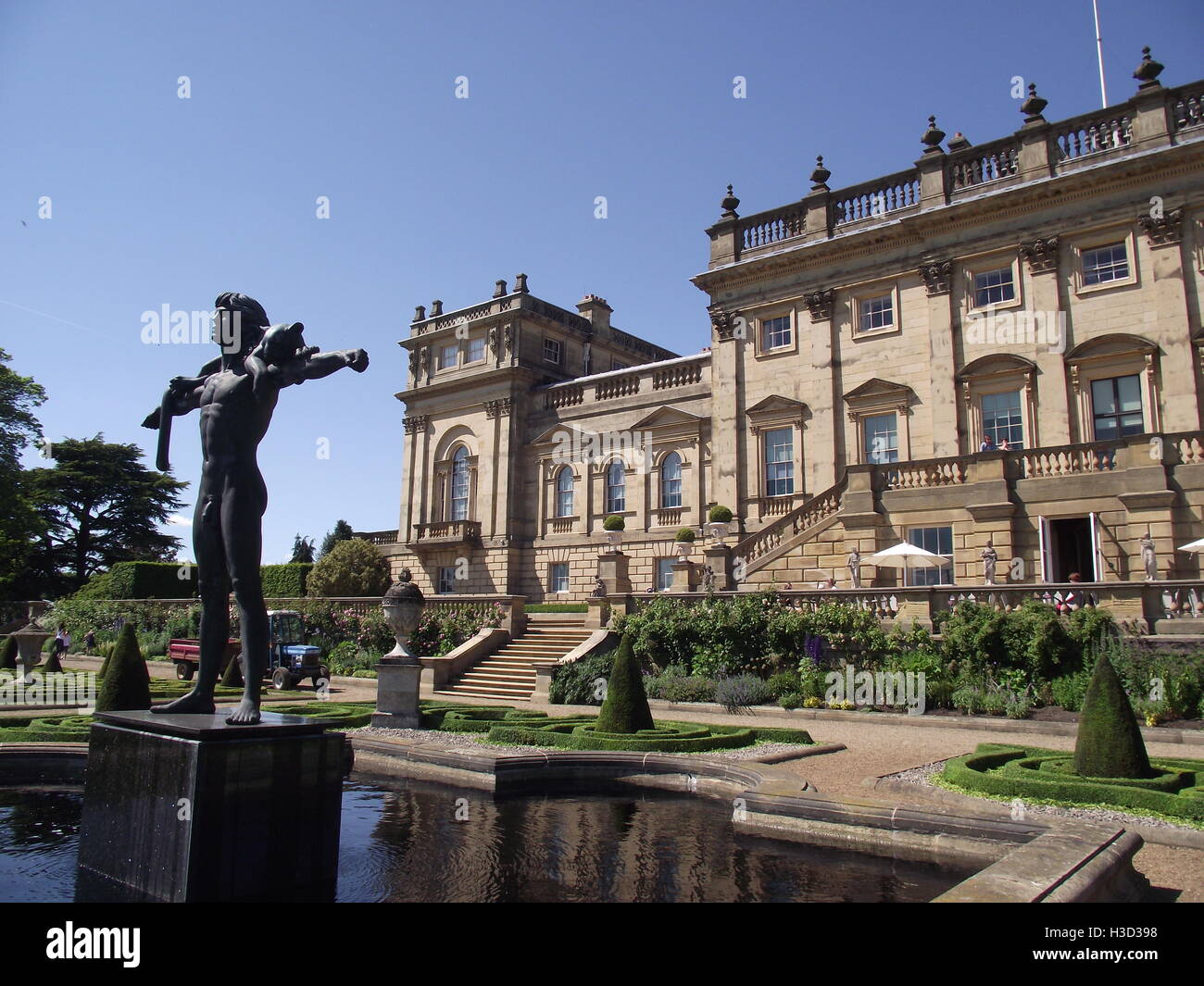 Harewood House, Leeds, home to the Earl of Harewood Stock Photo Alamy