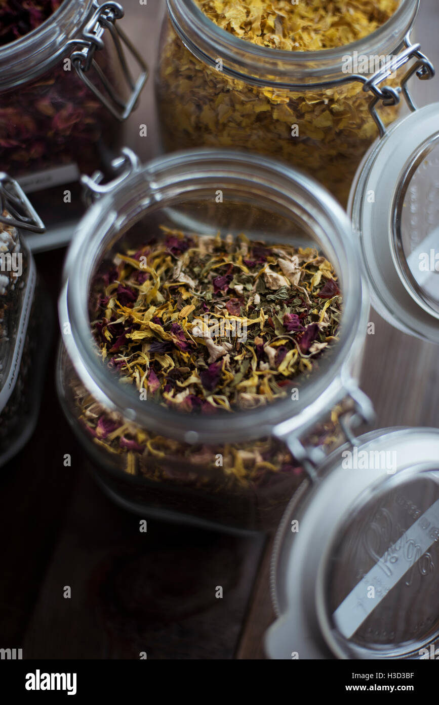 Petals in jar hires stock photography and images Alamy