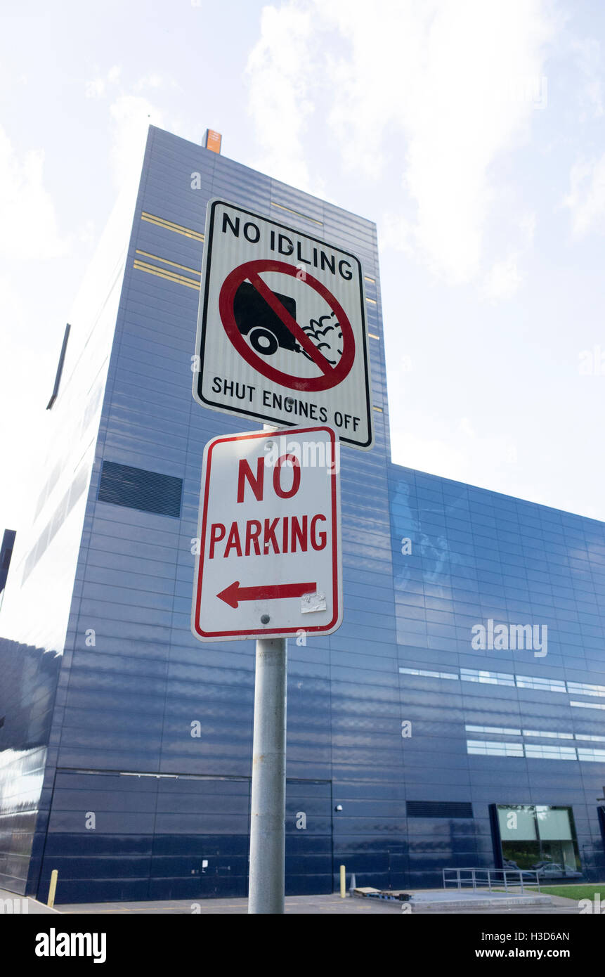 No Idling - shut engines off environmental street warning sign. Minneapolis Minnesota MN USA Stock Photo