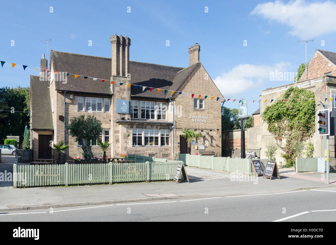 The White Hart pub and restaurant in the Derbyshire town of Duffield Stock Photo