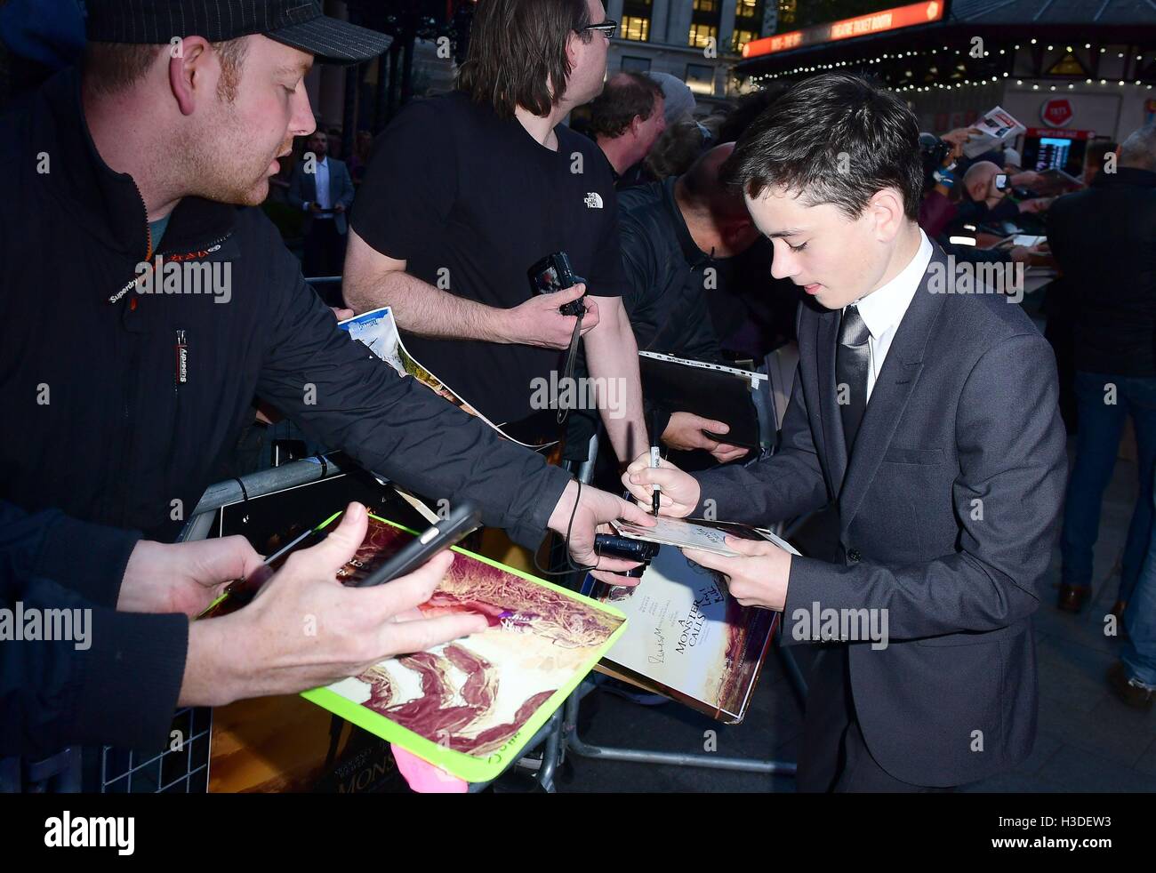 Lewis macdougall hi-res stock photography and images - Alamy
