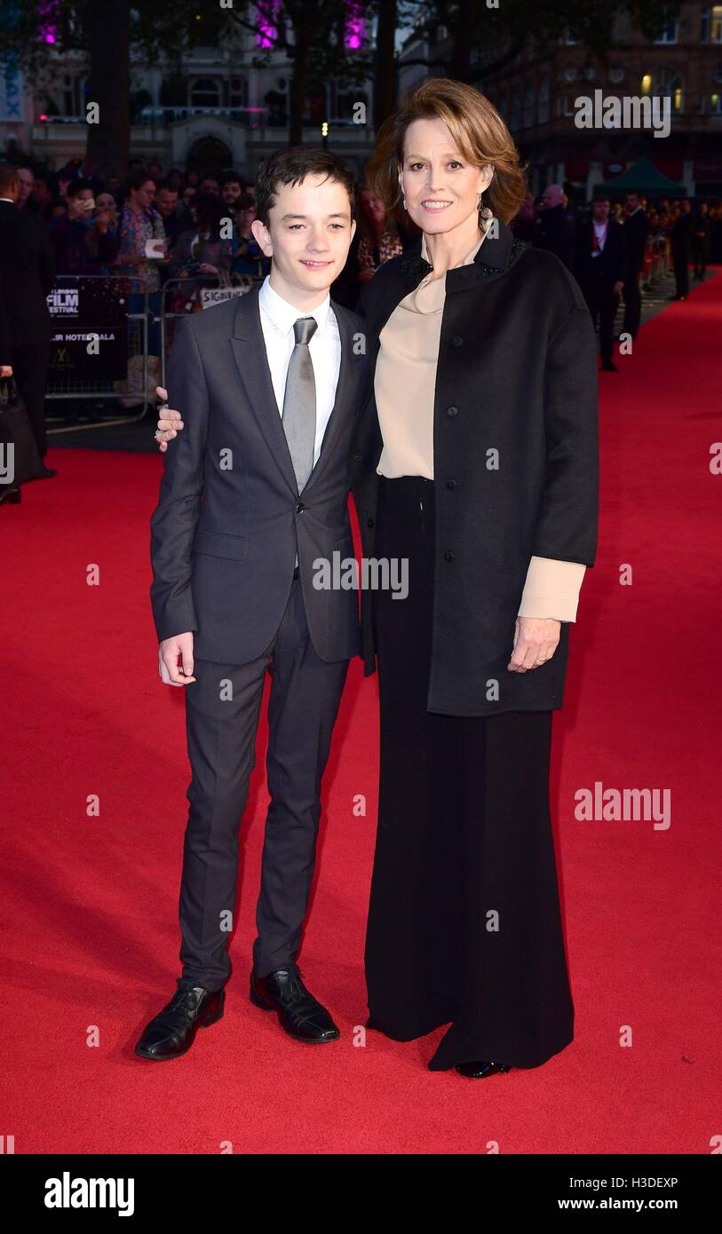 Lewis macdougall hi-res stock photography and images - Alamy