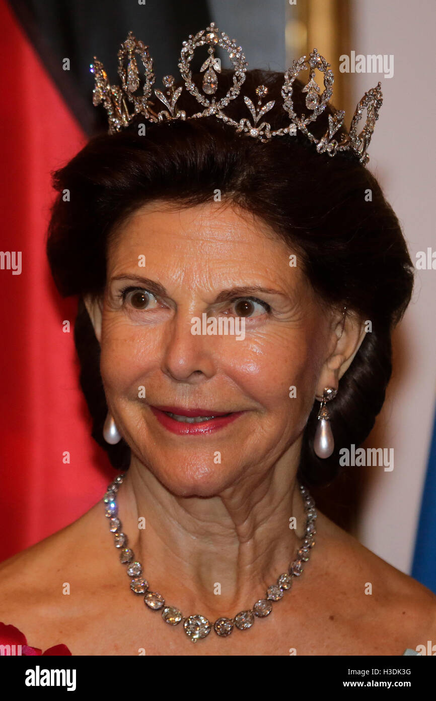 Berlin, Germany. 05th Oct, 2016. Sweden's Queen Silvia arrives for an ...