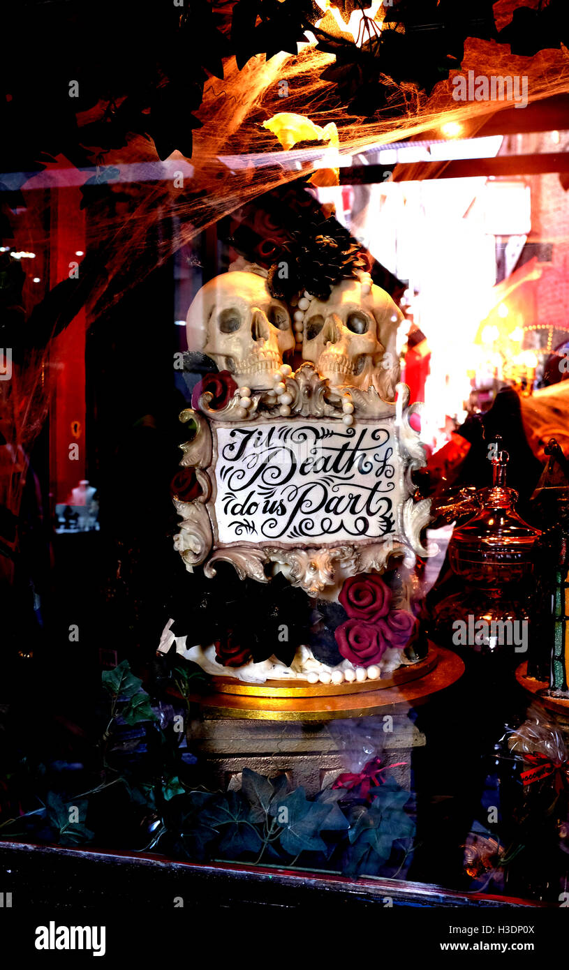 Brighton, UK. 6th October, 2016. Visitors admire the Halloween window display at the famous Choccywoccydoodah shop in The Lanes Brighton today  Credit:  Simon Dack/Alamy Live News Stock Photo