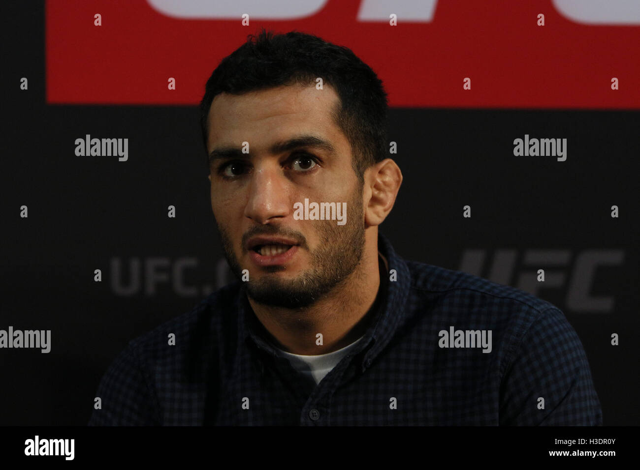 Manchester, UK. 6th October, 2016. UFC 204 - Media Day at Arena Manchester. Thursday the 6 of Oct. 2016.Gegard Mousasi answers media questions ahead of UFC 204.   Credit:  Dan Cooke/Alamy Live News Stock Photo
