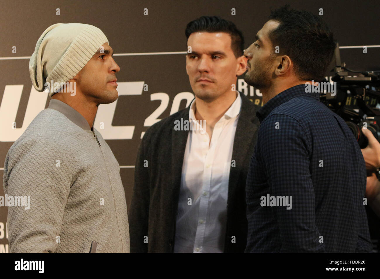 Manchester, UK. 6th October, 2016. UFC 204 - Media Day at Arena Manchester. Thursday the 6 of Oct. 2016. Victor Belfort and Gegard Mousasi face off ahead of UFC 204.   Credit:  Dan Cooke/Alamy Live News Stock Photo