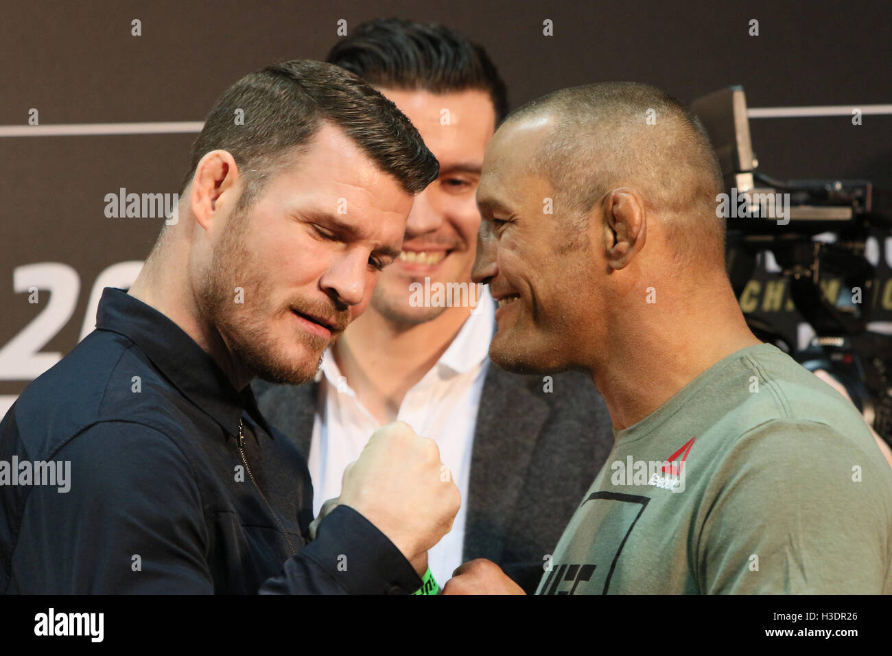 Manchester, UK. 6th October, 2016. UFC 204 - Media Day at Arena Manchester. Thursday the 6 of Oct. 2016. Michael Bisping and Dan Henderson face off ahead of UFC 204.   Credit:  Dan Cooke/Alamy Live News Stock Photo