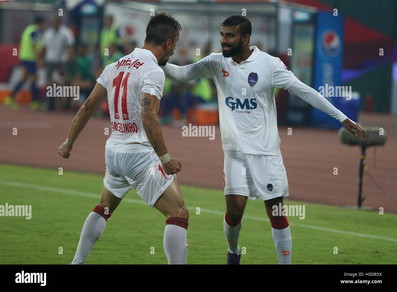 Chennai, India. 6th October, 2016.  Hero Indian Super  Leage:   Marcelo Pereira (A brazilian footballer) playing for  Delhi Dynamos FC Celebrates with his team mate after a goal  in chennai on 6th Oct 2016, at Jawaharlal Nehru Stadium Credit:  SUKUMAR S/Alamy Live News Stock Photo