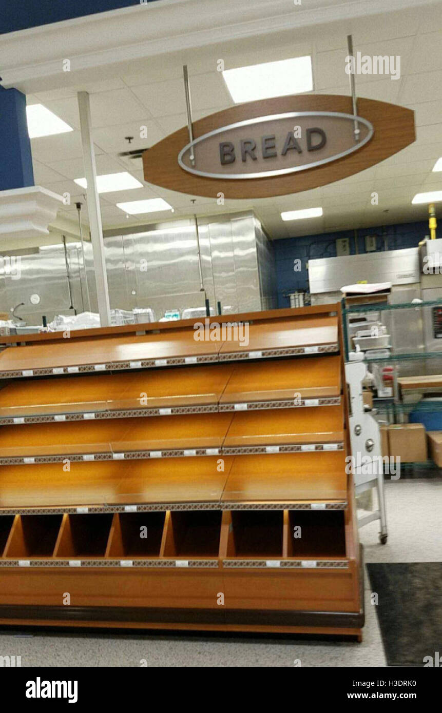 Empty supermarket shelves usa hires stock photography and images Alamy