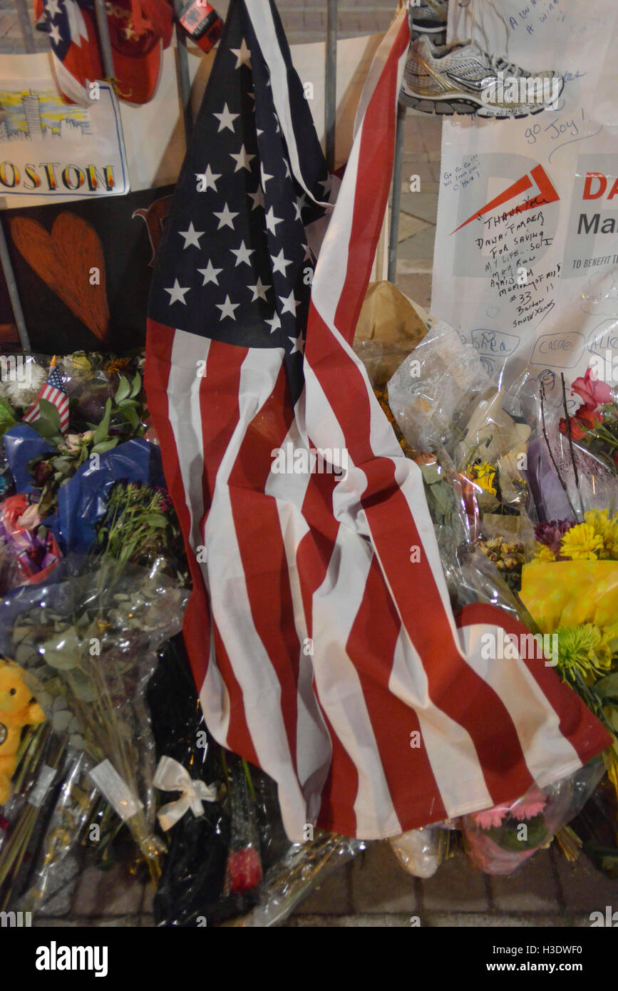 Boston, Massachusetts, USA. 26th Apr, 2013. Several areas have served as memorials, places for people to leave flowers and other.items, around the Boston Marathon double bombing site, and the latest has been located at Copley Square at the inter-section of Boylston and Dartmouth Streets. © Kenneth Martin/ZUMA Wire/Alamy Live News Stock Photo