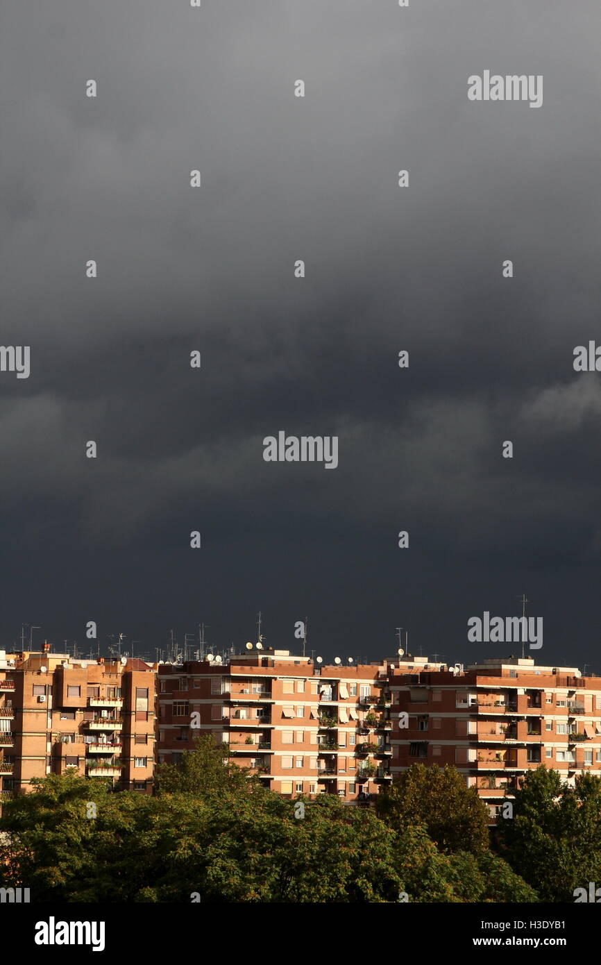 Rome, Italy. 7th October 2016. Heavy thunderstorms hit Rome in the last ...
